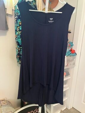 Premise Studio Navy Scoop Neck Tank
